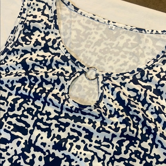 White and Blue Sleeveless Sheath Midi Dress - Picture 4 of 17